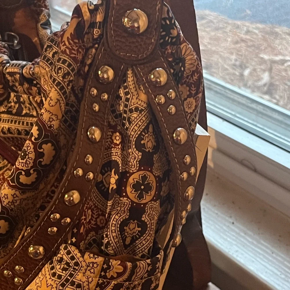 Kathy Van Zeeland beautiful paisley purse. - Picture 3 of 6